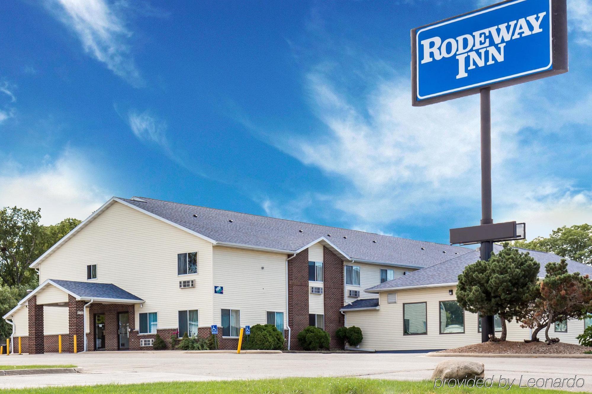 Rodeway Inn Cedar Rapids Exterior foto